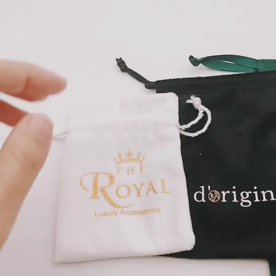 El mini terciopelo del cordón del logotipo de encargo empaqueta el bolso de la tela de la mano del terciopelo del regalo de la joyería